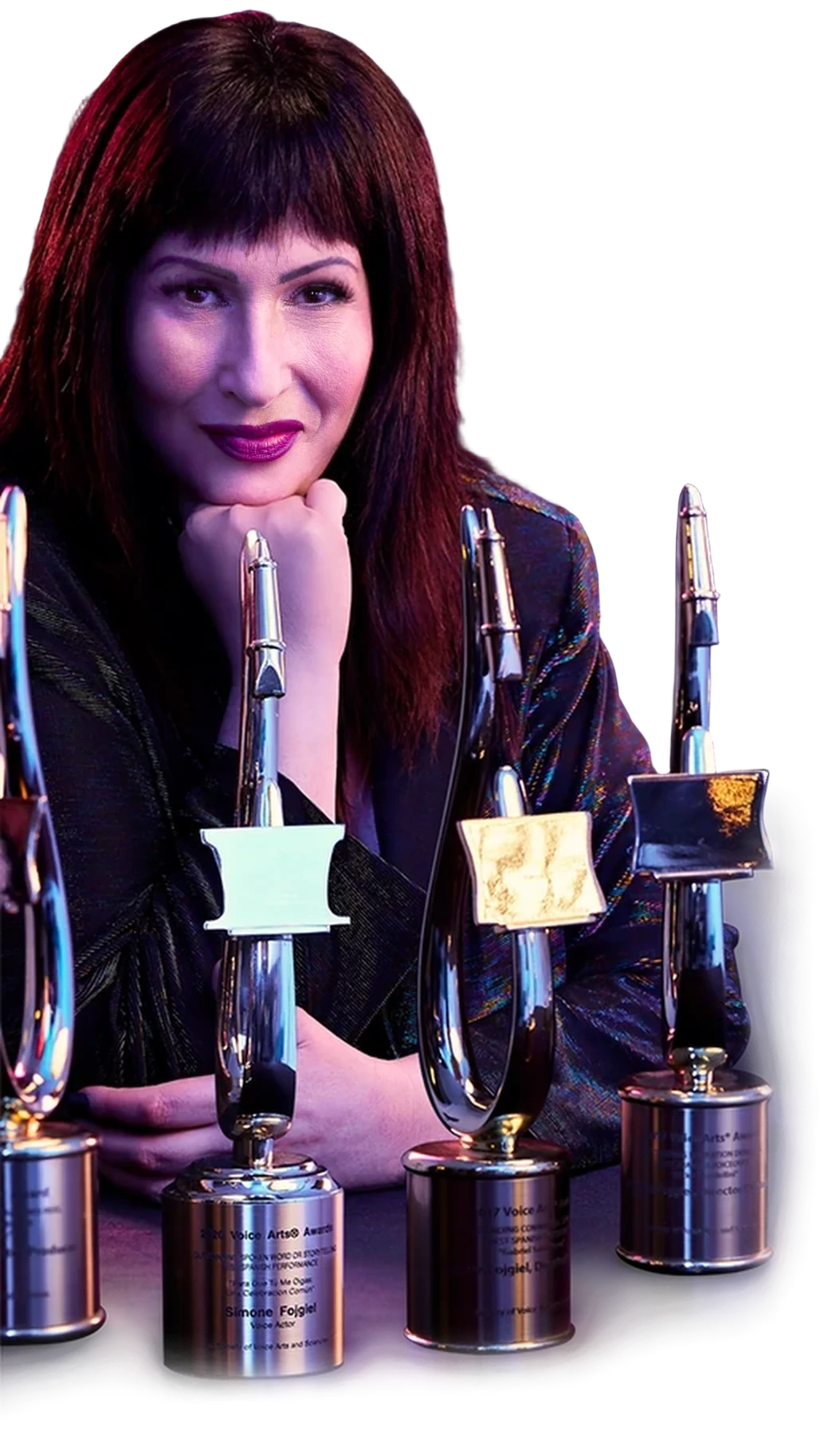 Simone Fojgiel junto a sus cuatro Voice Arts Awards